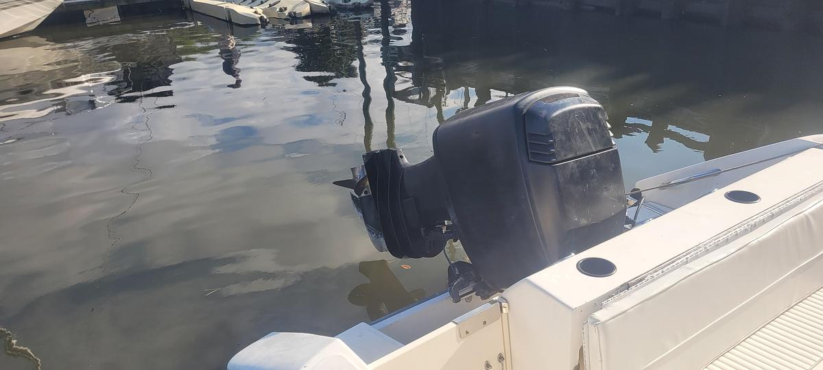 Used 1999 Boston Whaler 23 Conquest | 24ft