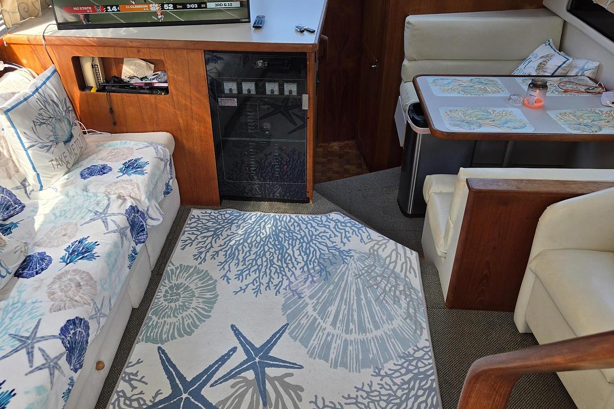 Used 1994 Carver 390CPMY | 39ft