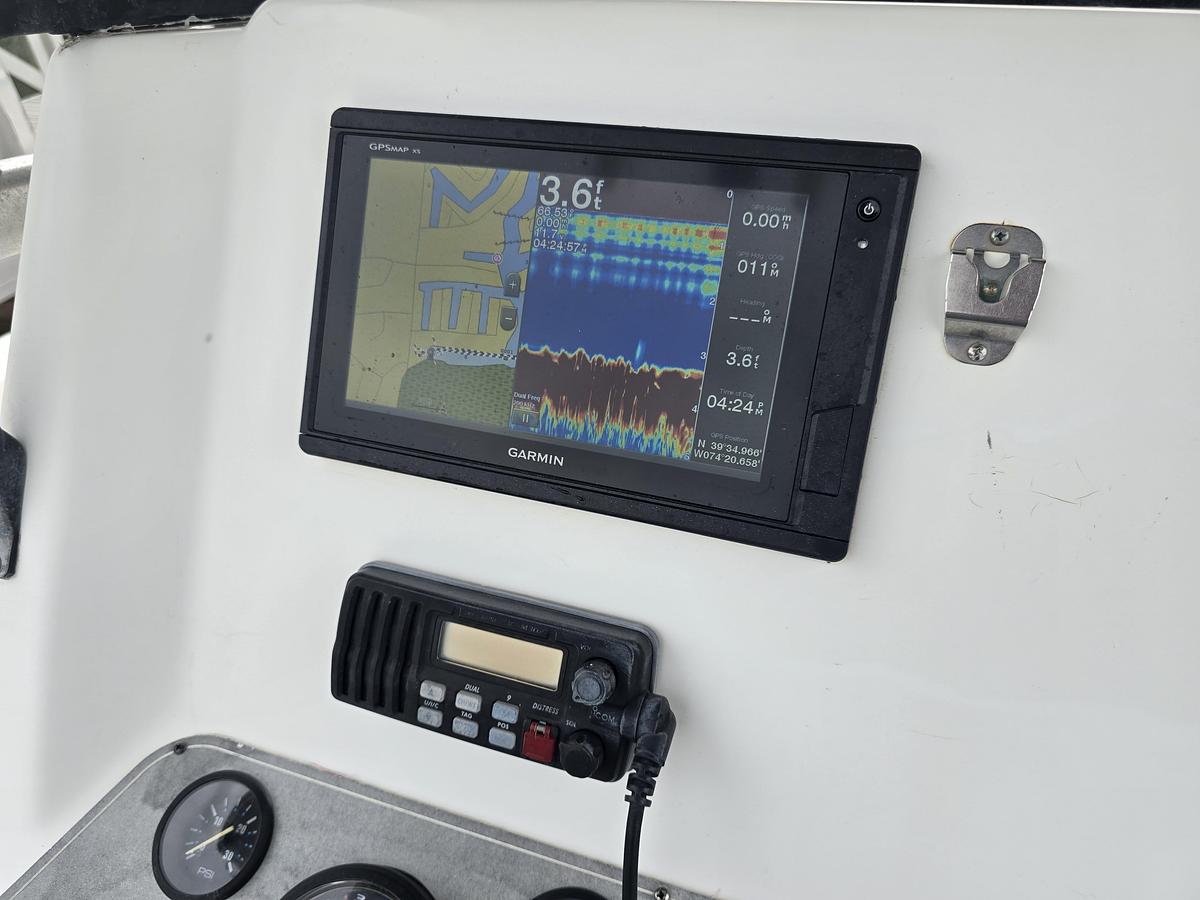 Used 2004 23' Mako 232 Center Console | 23ft