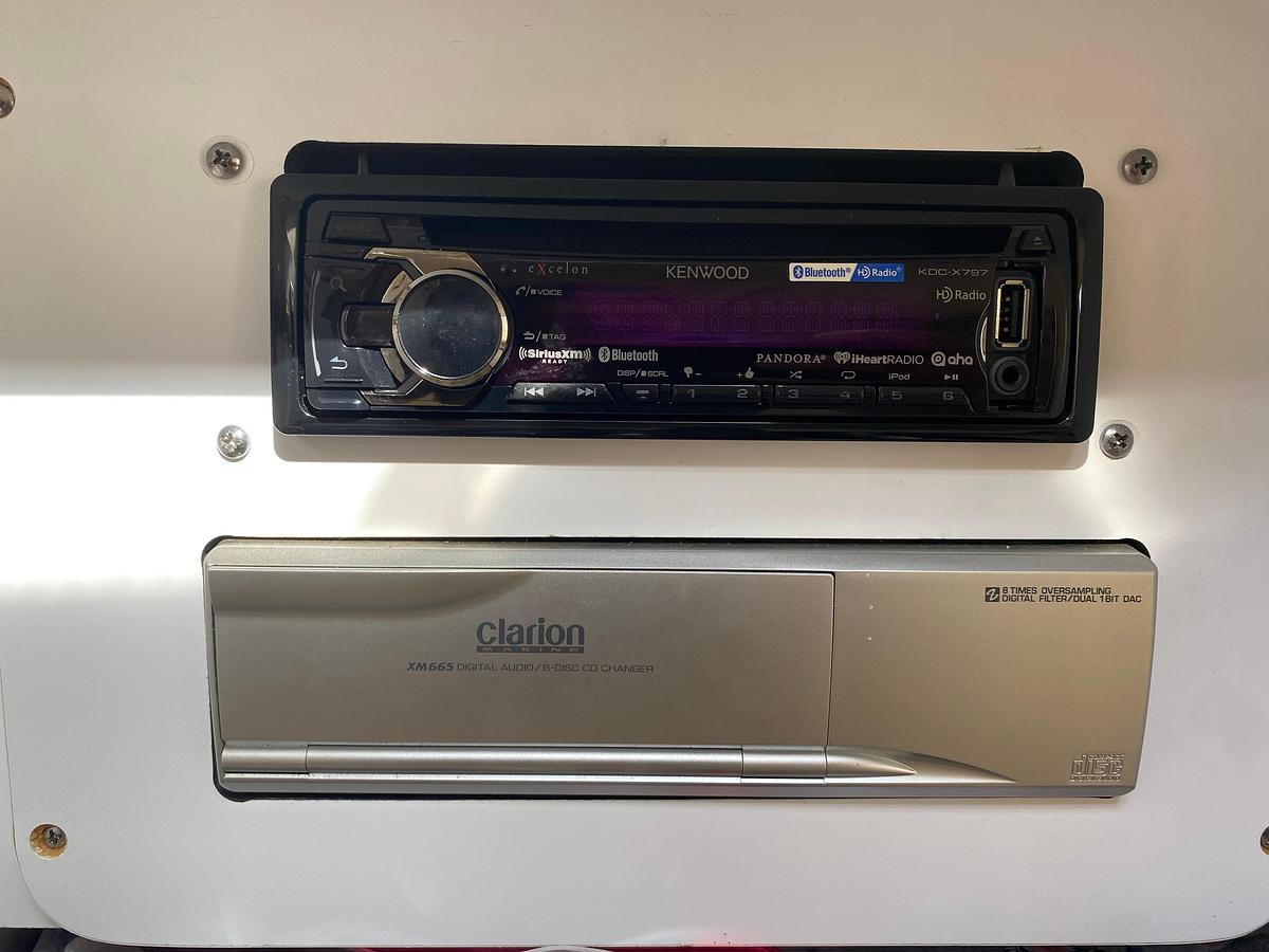 Used 2001 Sea Ray 310 Sundancer | 31ft