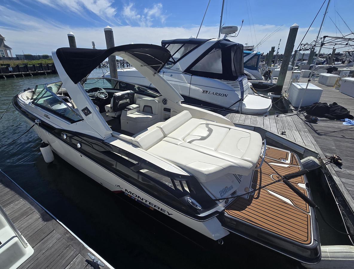 Used 2014 288 Monterey SS | 28ft