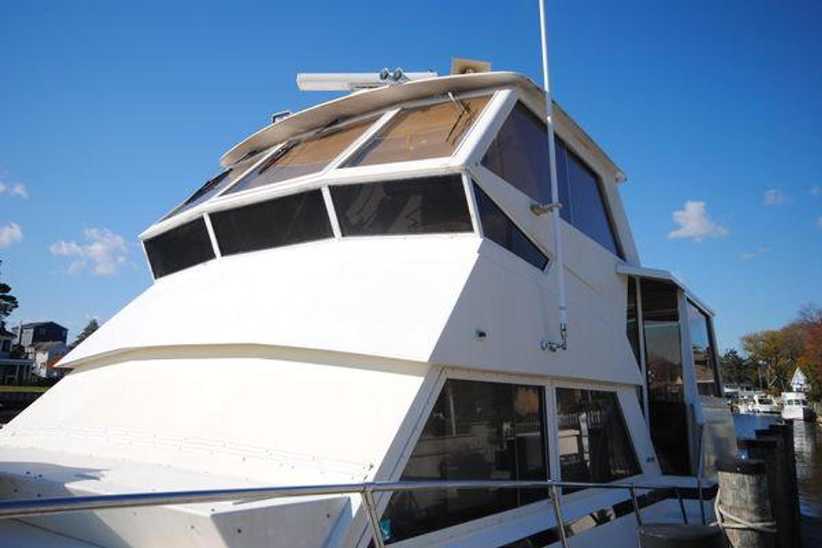 Used 1986 Viking 50 Motor Yacht } 50ft