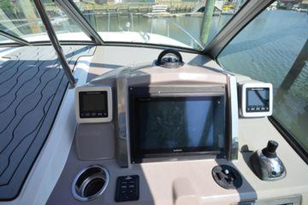 Used 2012 33' Chaparral 330 Signature | 33ft