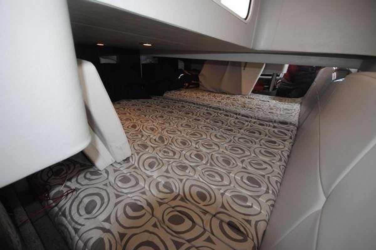 Used 2017 Formula 370 Super Sport } 37ft