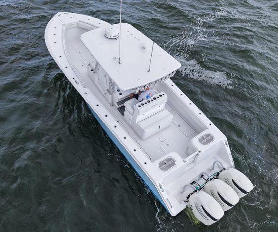 Used 2019 SeaHunter 33 Tournament | 33ft