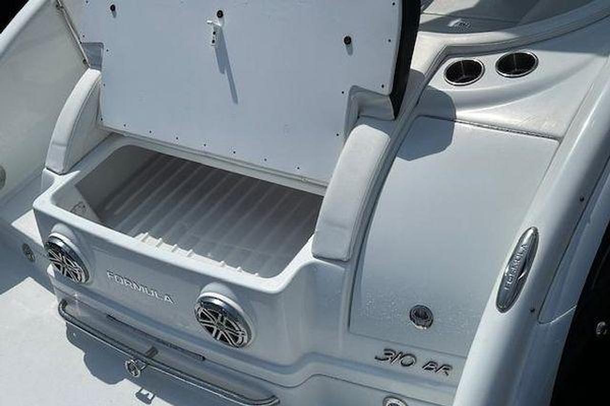 Used 2015 Formula 310 Bowrider | 31ft