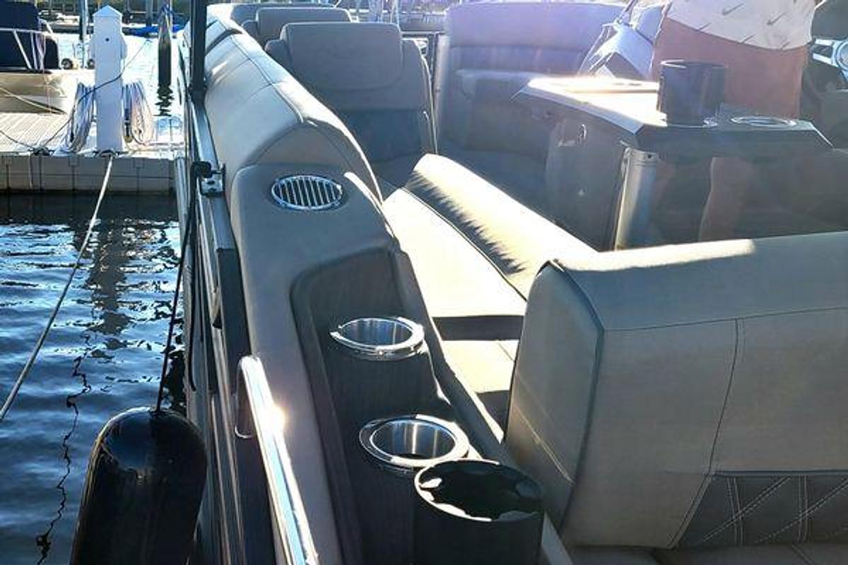 Used 2024 Bennington 24LXS SB | 24ft