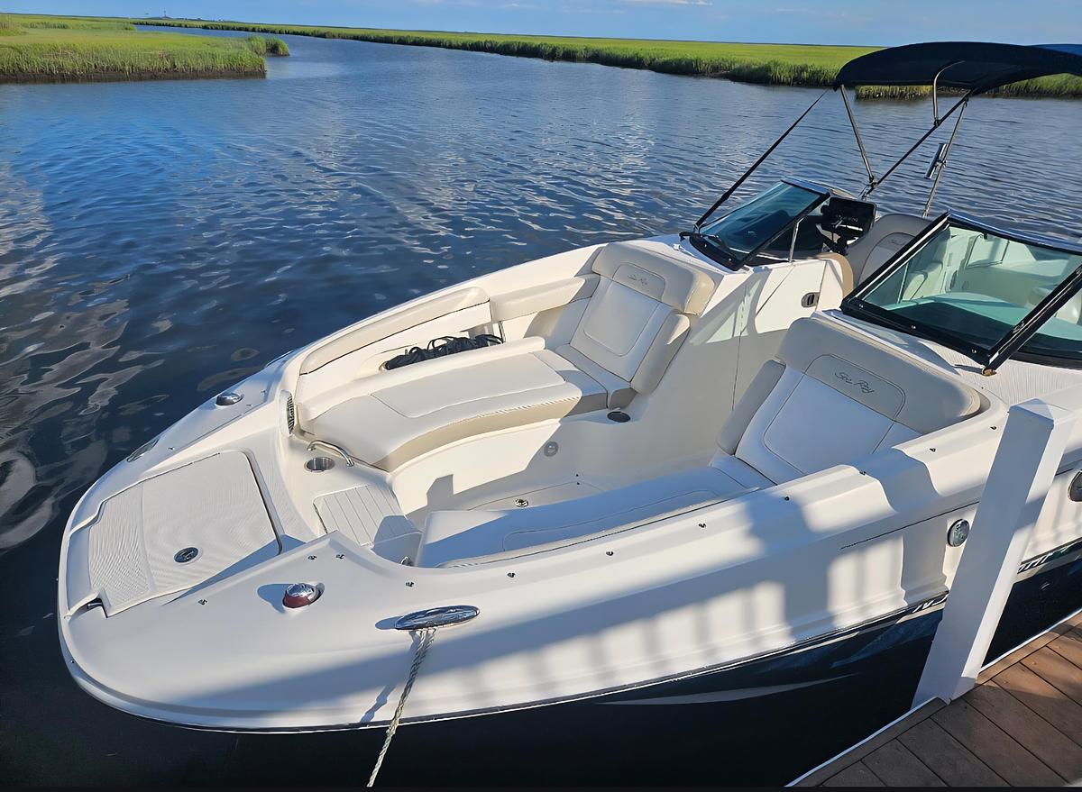 Used 2013 Sea Ray 260 Sundeck | 26ft