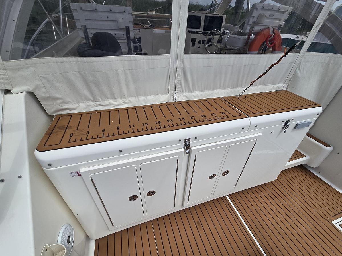Used 2005 35' Carolina Classic Express | 35ft