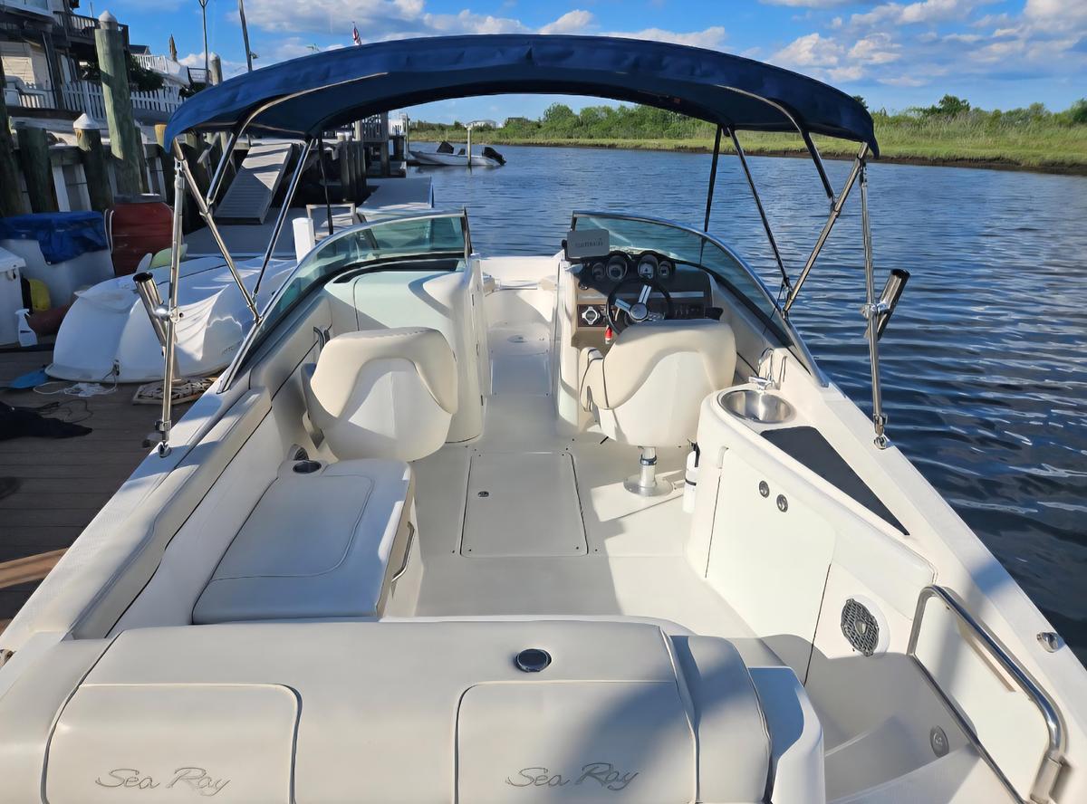 Used 2013 Sea Ray 260 Sundeck | 26ft