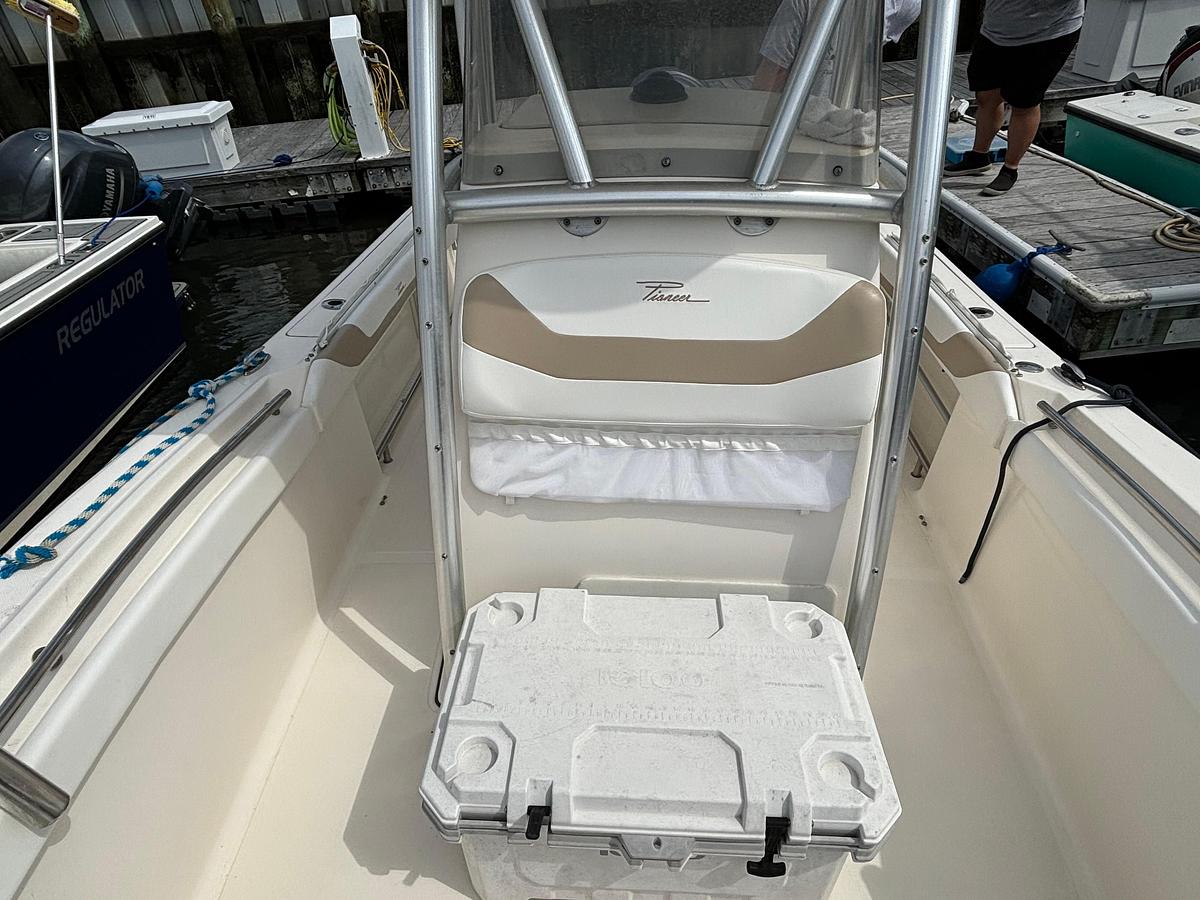 Used 2013 Pioneer 222 Sportfish | 22ft