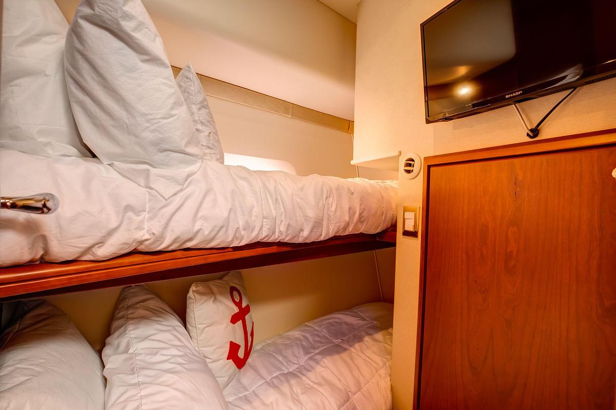 Used 2006 Silverton 50 Convertible | 50ft