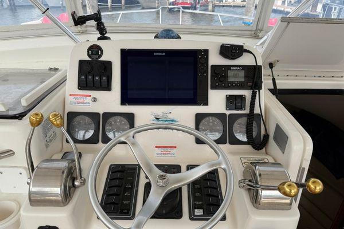 Used 2001 30' Pursuit 3000 Offshore | 30ft