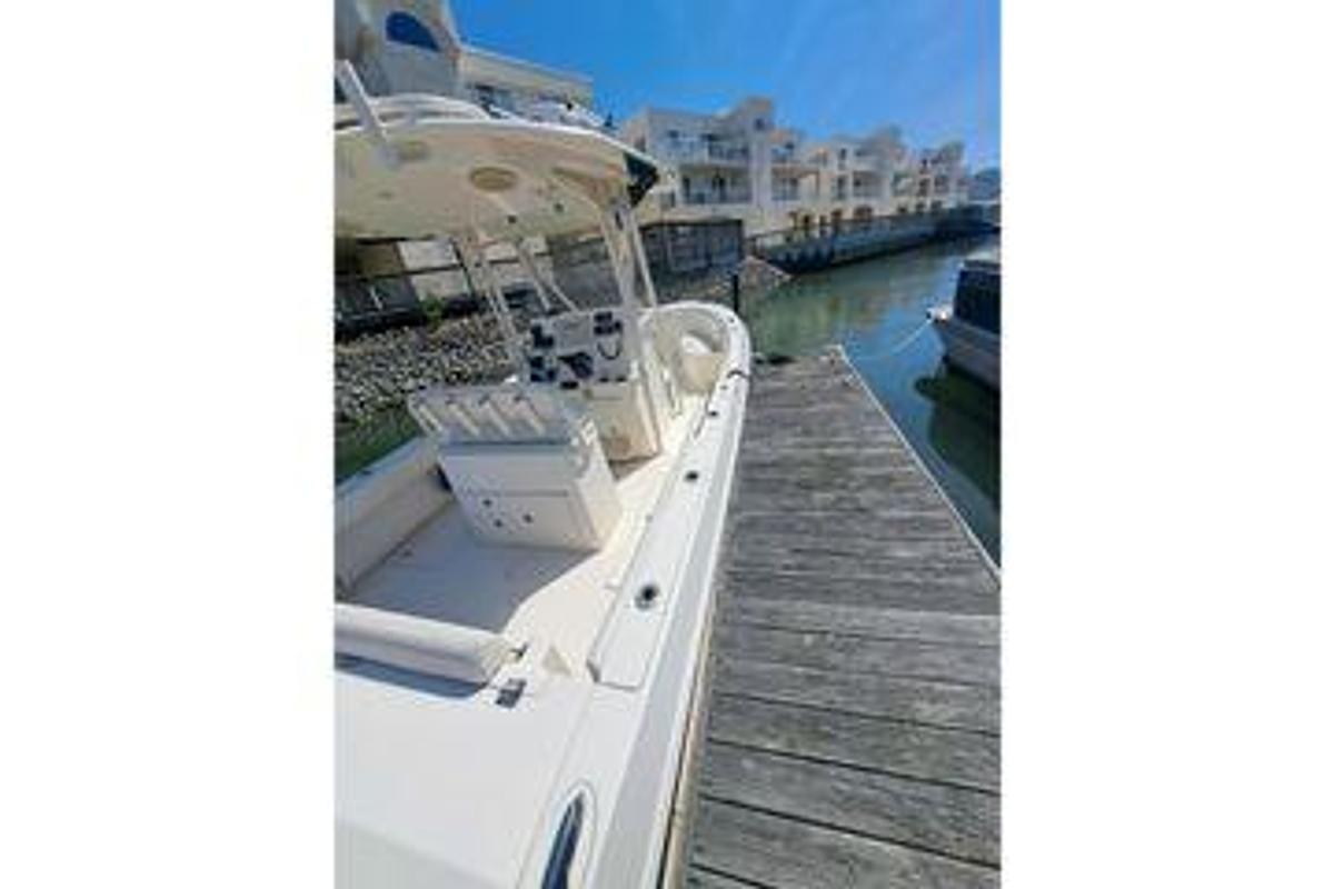 Used 2014 25' Cobia 256 Center Console | 25ft