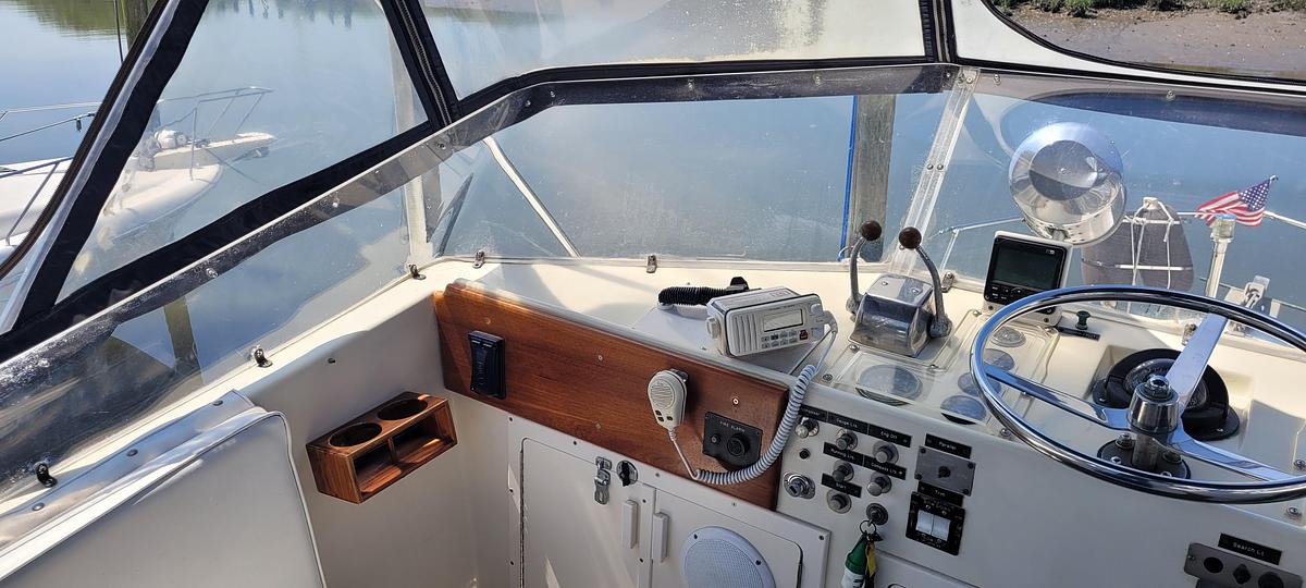 Used 1976 Hatteras 38 DC | 38ft