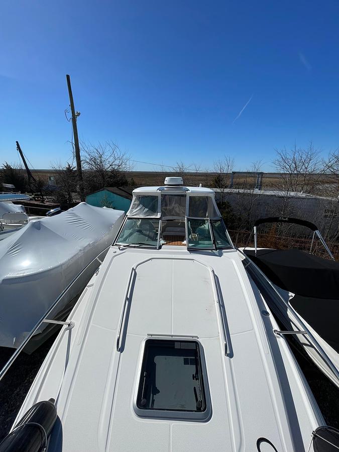 Used 2018 Chaparral 310 Signature | 31ft