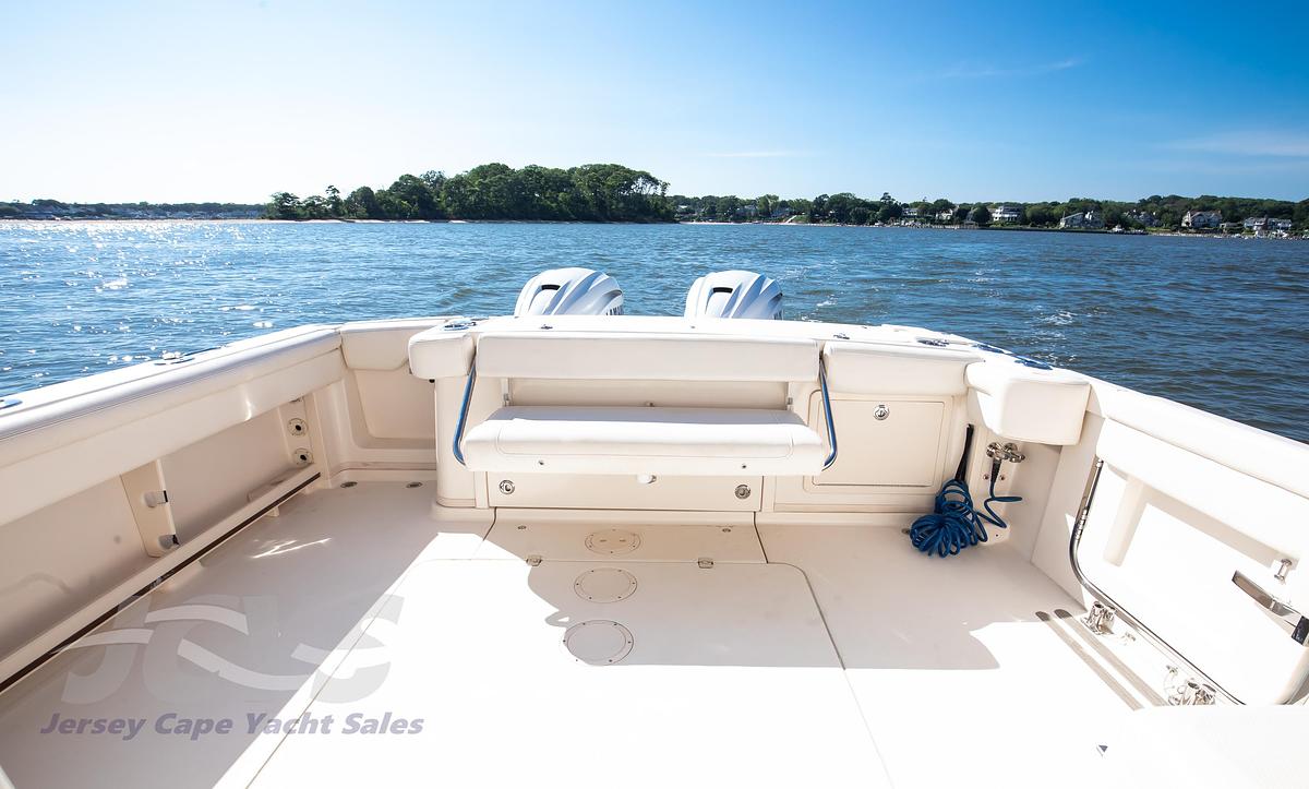 Used 2022 33' Grady-White 330 Express | 33ft