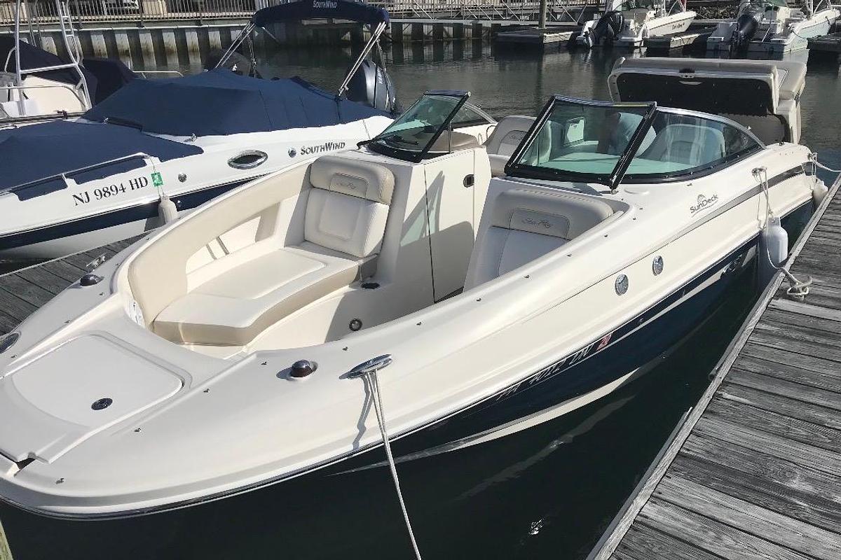 Used 2012 Sea Ray 240 Sundeck | 24ft
