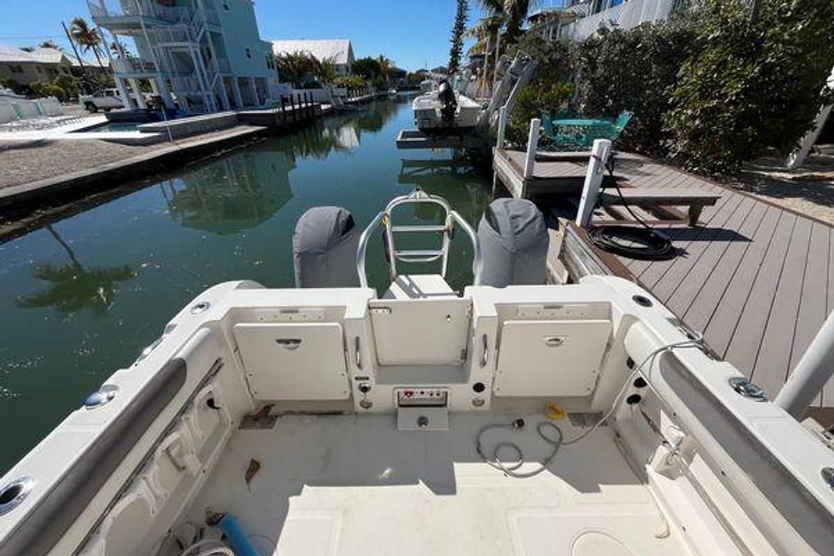 Used 2017 World Cat 255 DC - Dual Console | 25ft