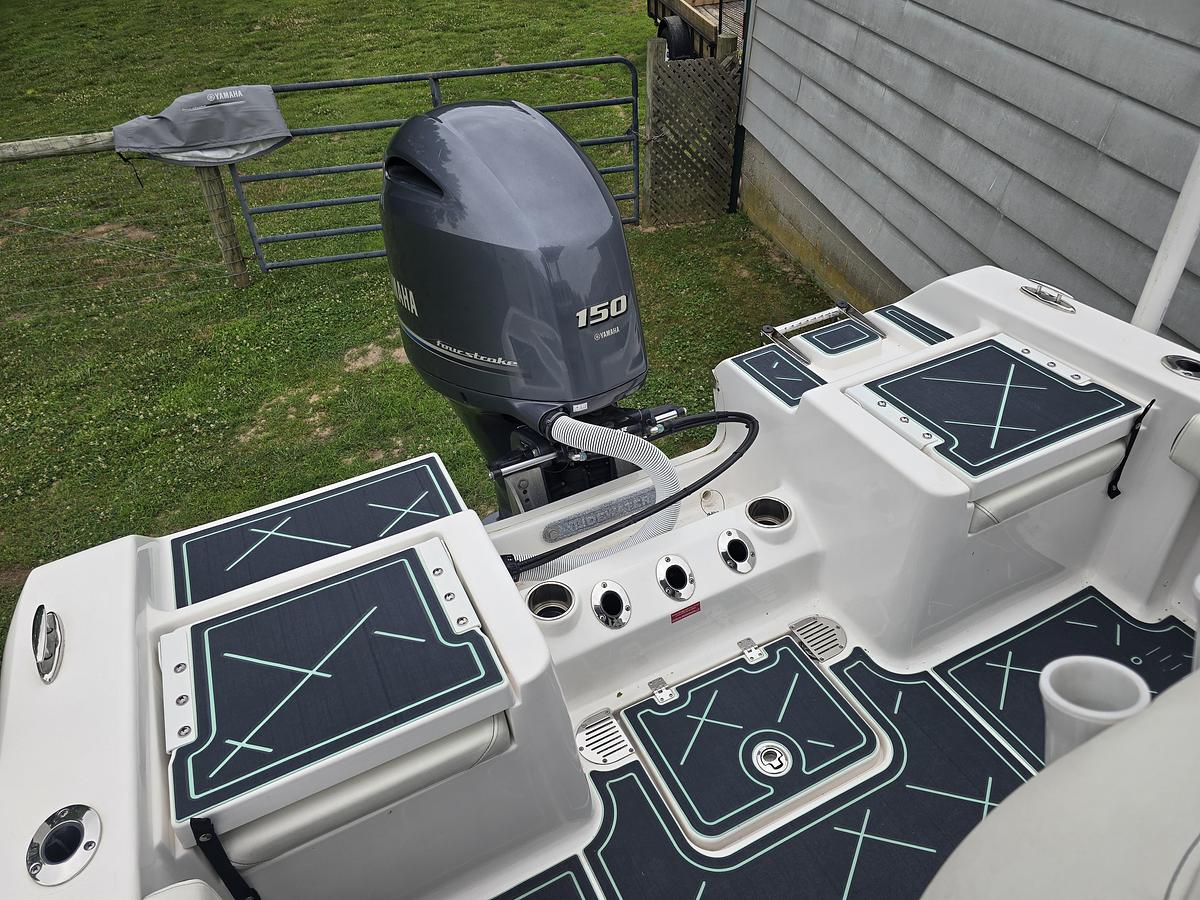 Used 2022 19' Tidewater 198 Adventure Center Console