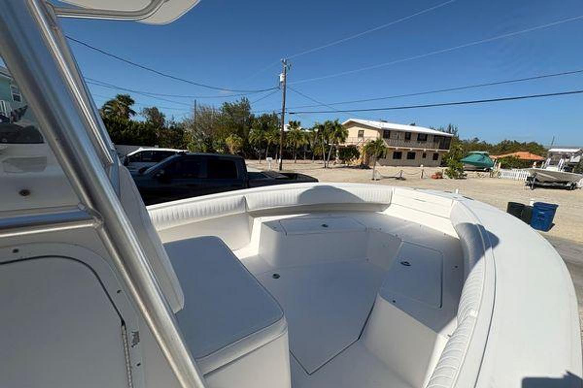 Used 2006 24' Regulator 24 Forward Seating 