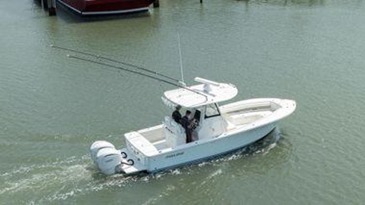 Used 2021 Regulator 28 Forward Seating | 28ft