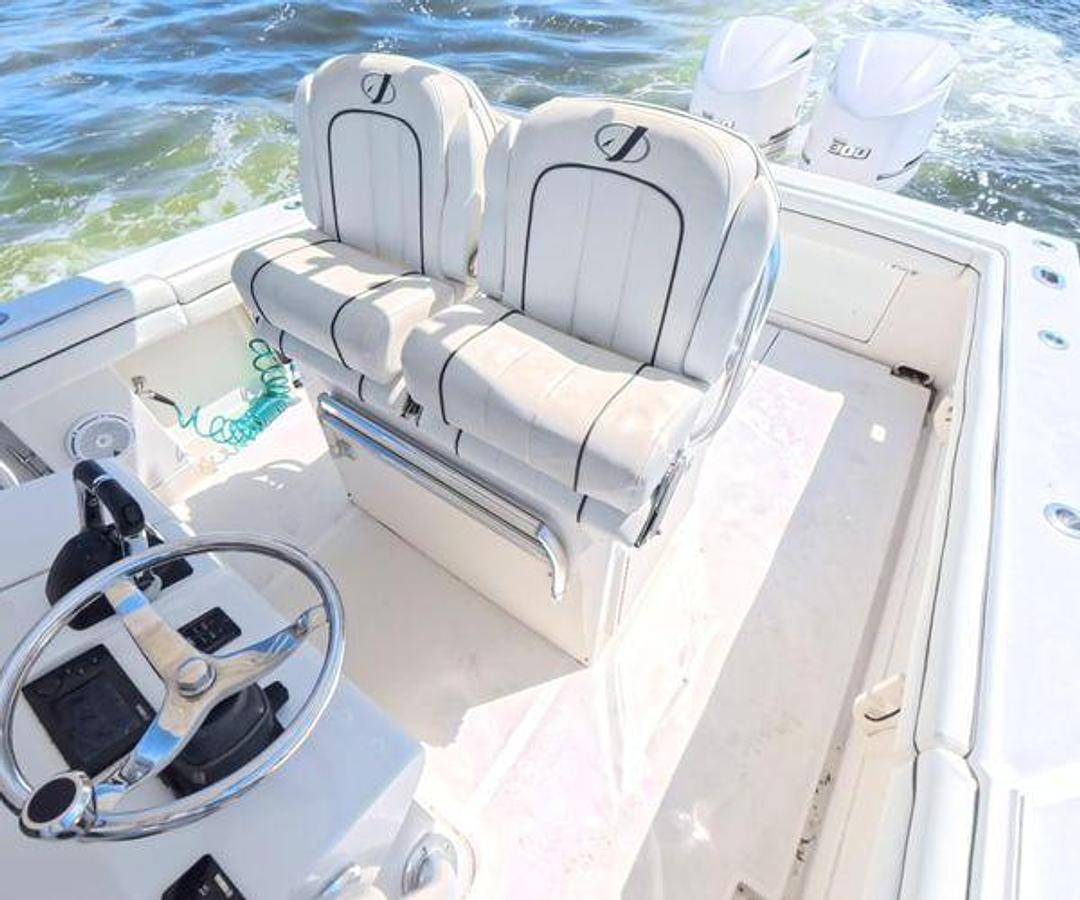 Used 2014 Jupiter 30 FS | 30ft