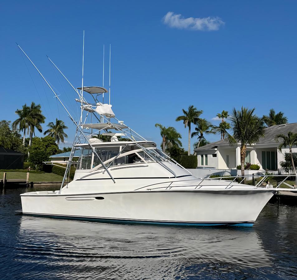 Used 1999 40' Ocean Yachts Open