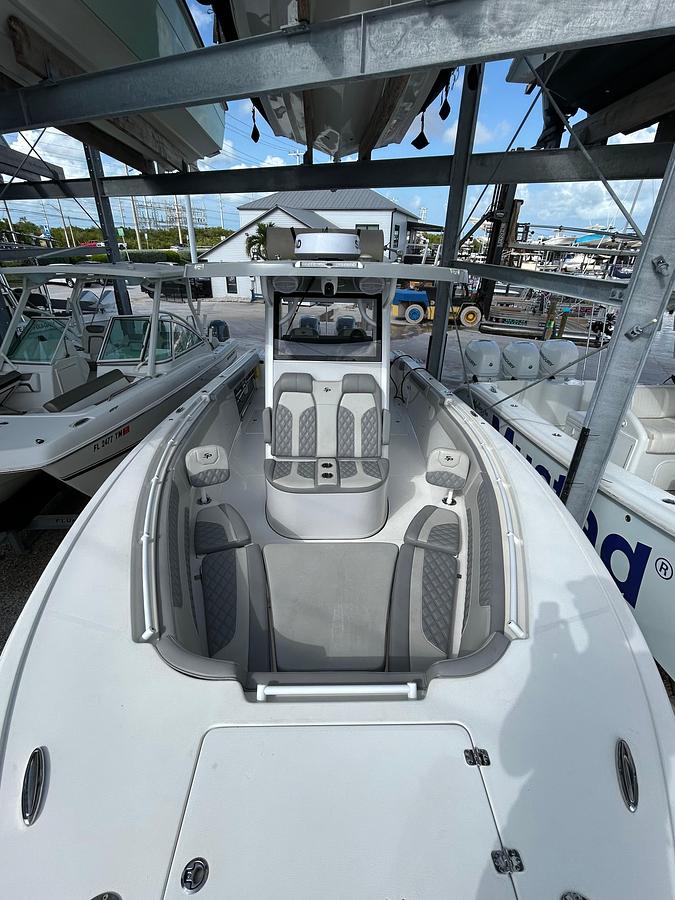 Used 2024 Sea Pro 320 DLX Center Console | 32ft