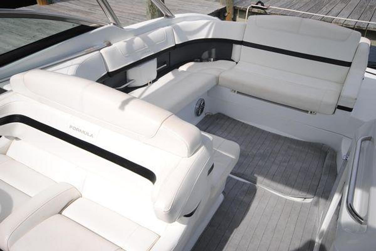 Used 2015 Formula 310 Bowrider | 31ft