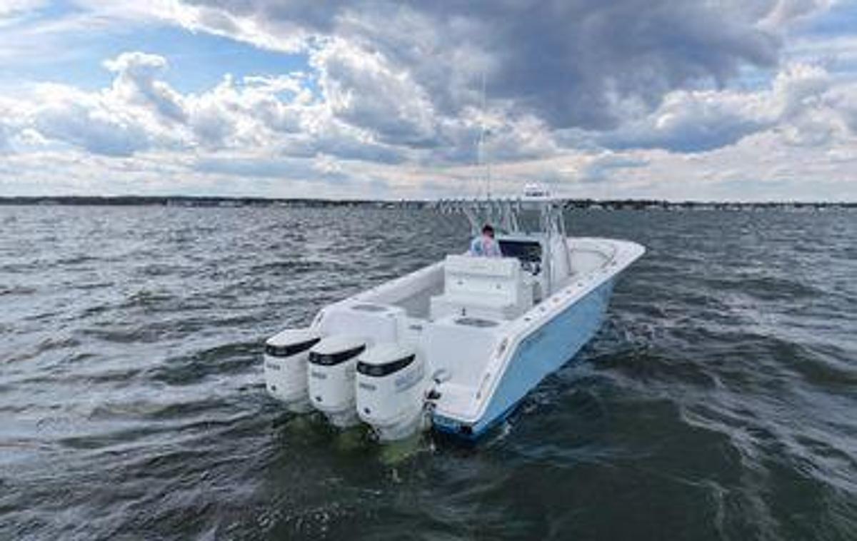 Used 2019 SeaHunter 33 Tournament | 33ft