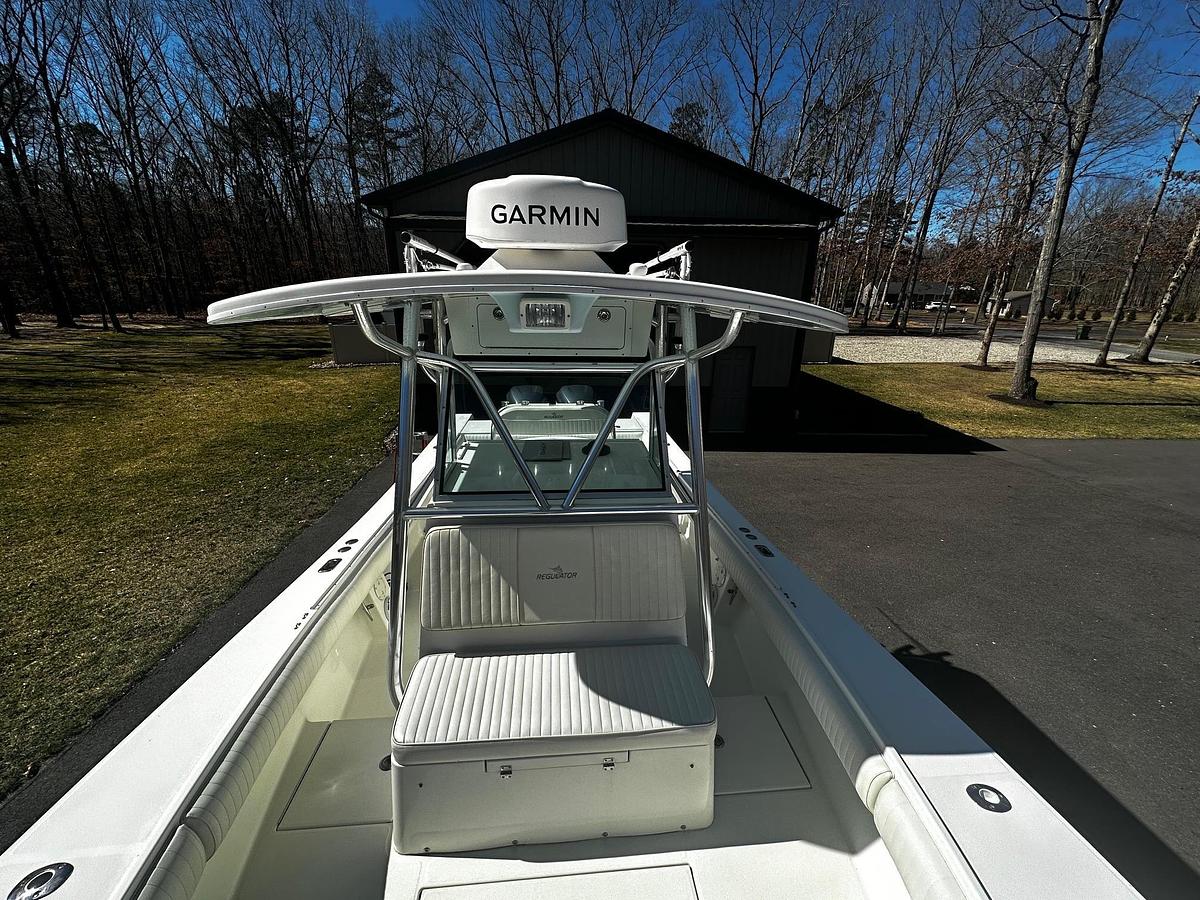 Used 2008 Regulator 29 Forward Seating | 29ft