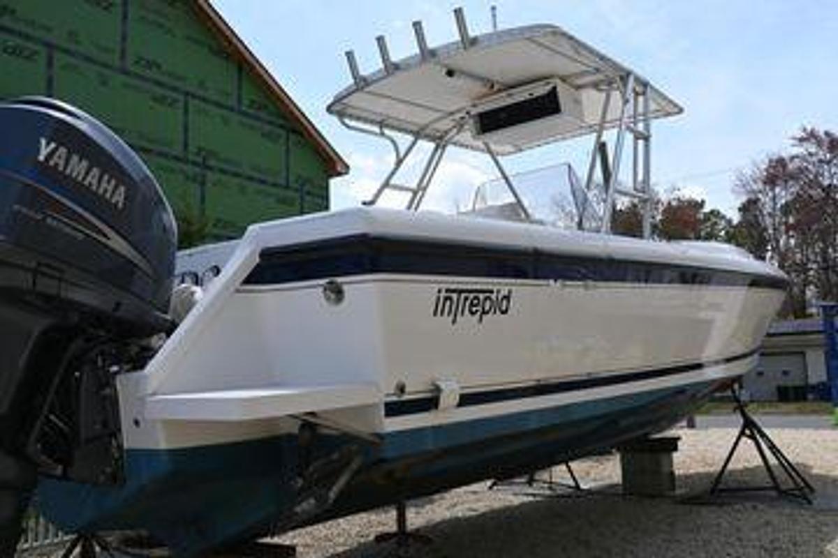 Used 32' Intrepid 323 Cuddy | 2002
