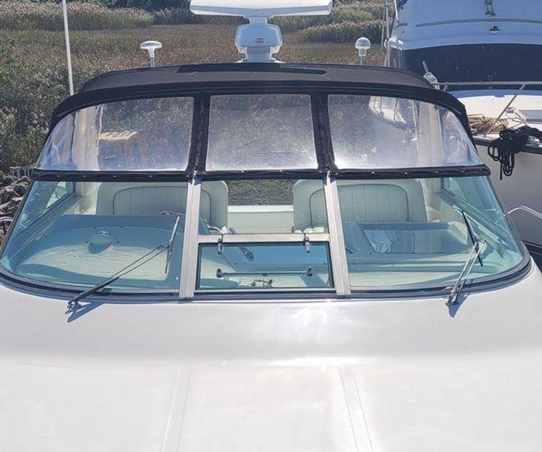 Used 1997 33' Sea Ray 330 Express Cruiser