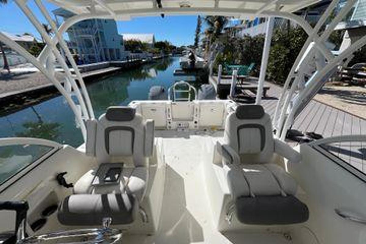 Used 2017 World Cat 255 DC - Dual Console | 25ft