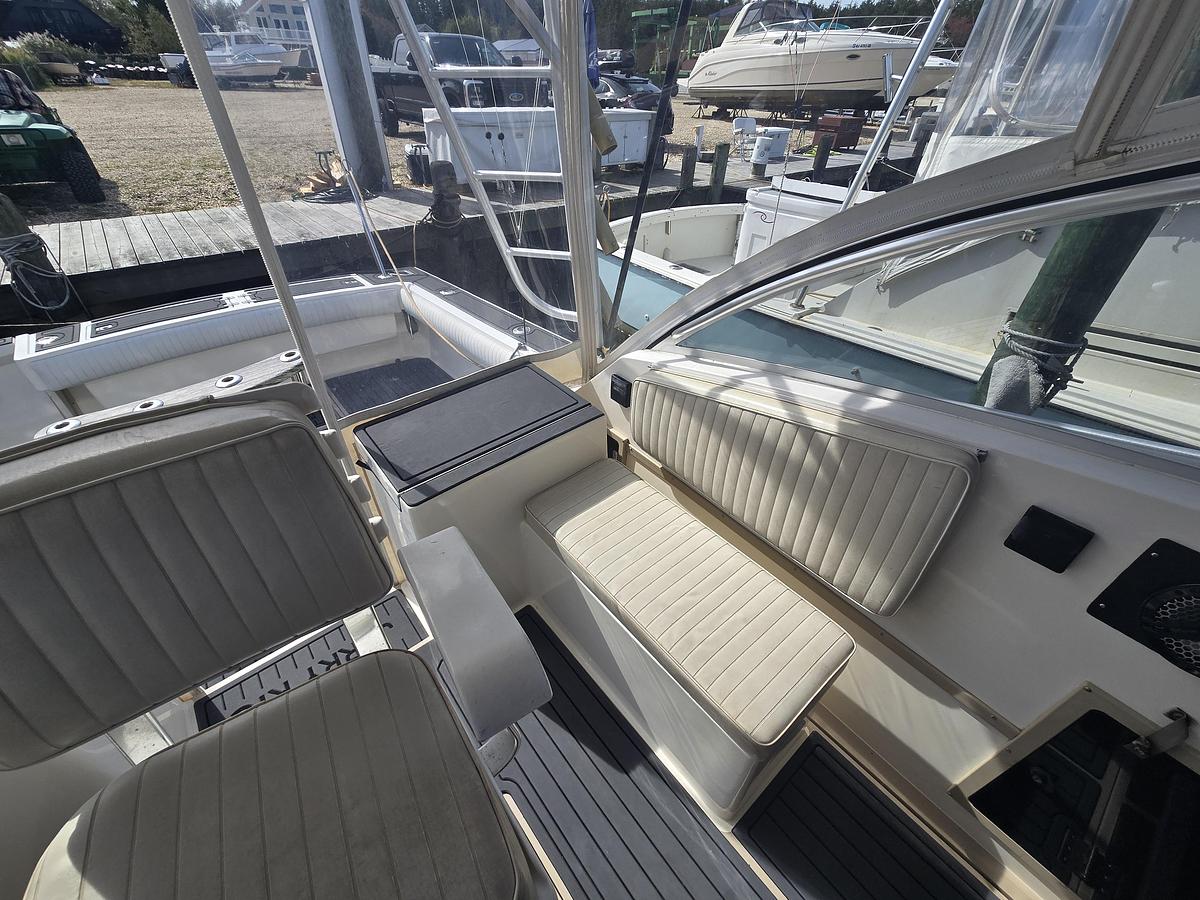 Used 1996 30' Albemarle 305 Express Fisherman