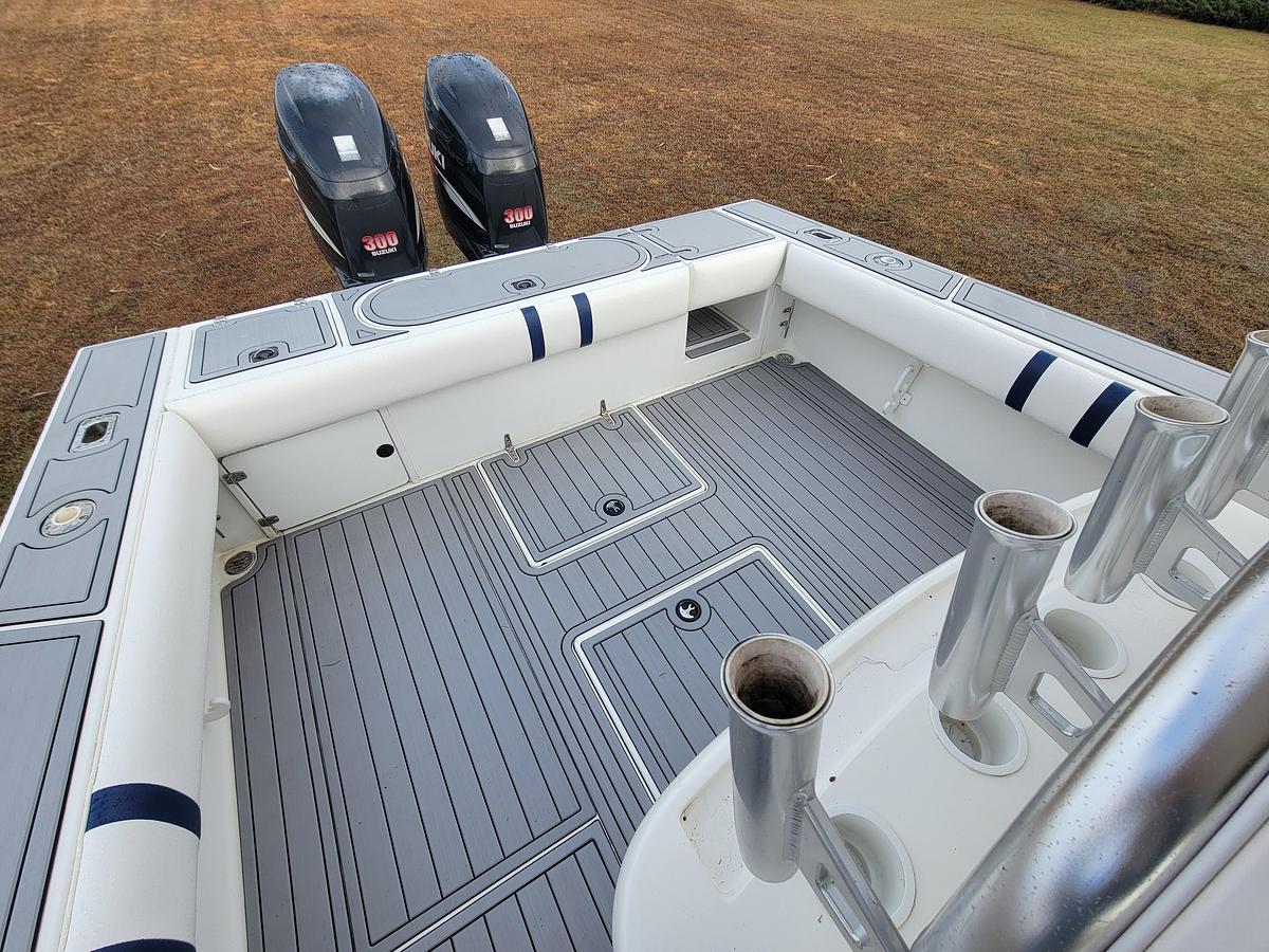 Used 1996 Venture 34 Center Console | 34ft