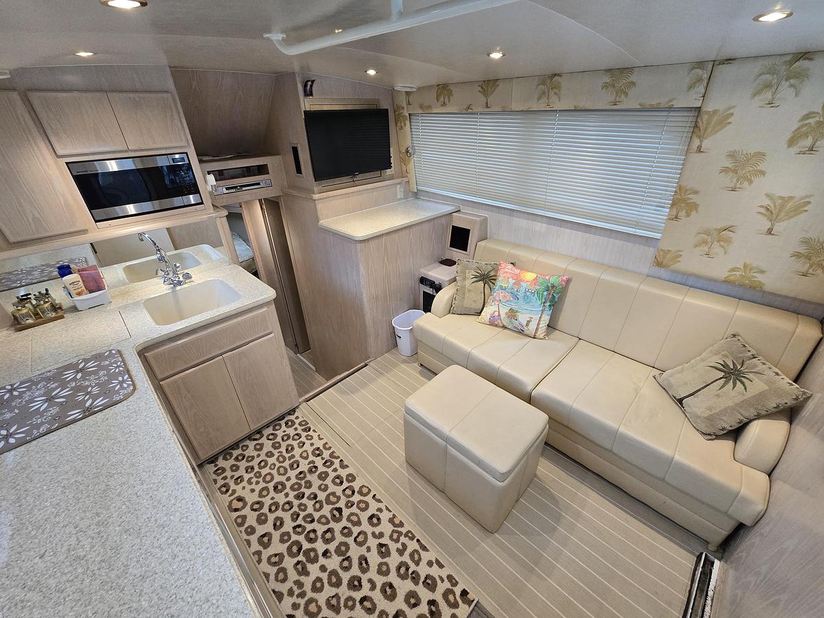 Used 2003 35' Henriques Sportfisherman Flybridge | 35ft