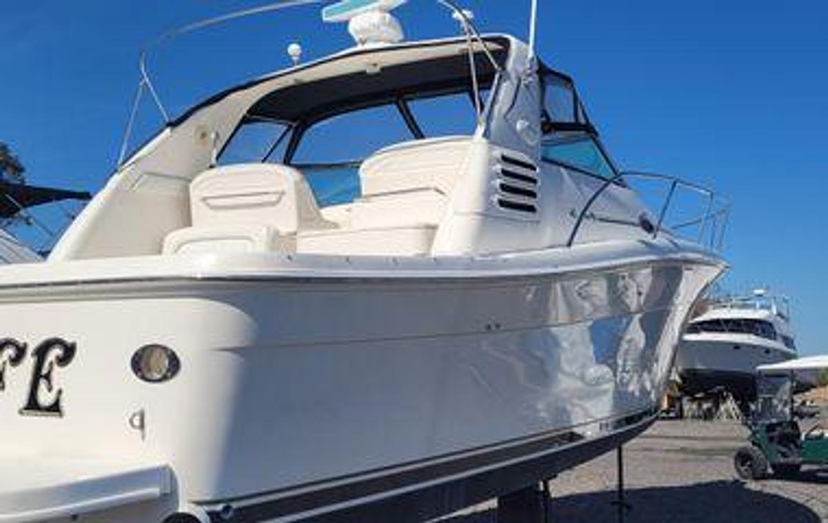 Used 1997 33' Sea Ray 330 Express Cruiser