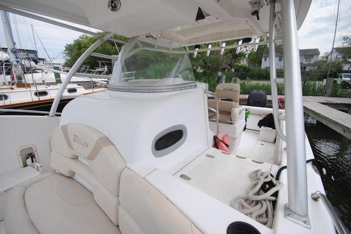 Used 2006 32' Boston Whaler 320 Outrage Cuddy Cabin | 32ft