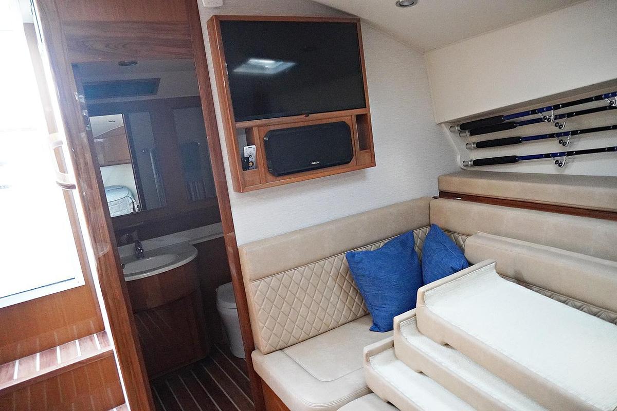 Used 2022 Henriques 42EXHT | 42ft