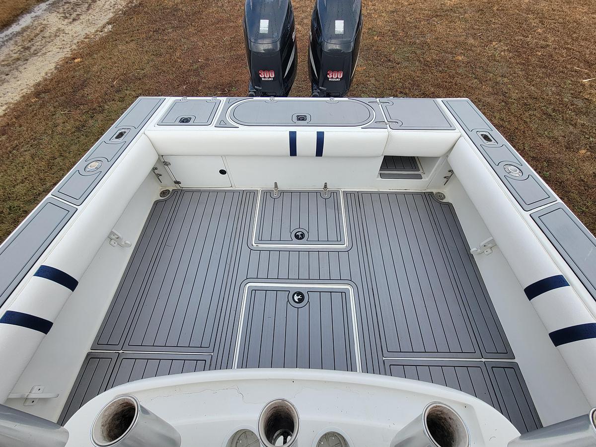 Used 1996 Venture 34 Center Console | 34ft