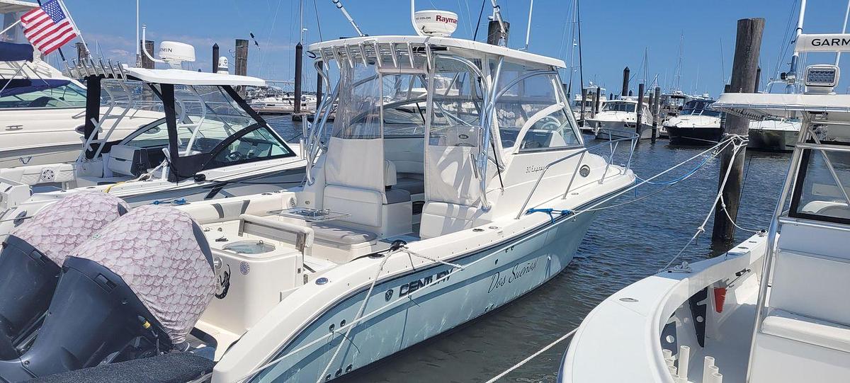 Used 2015 Century 30 Center Console | 2015