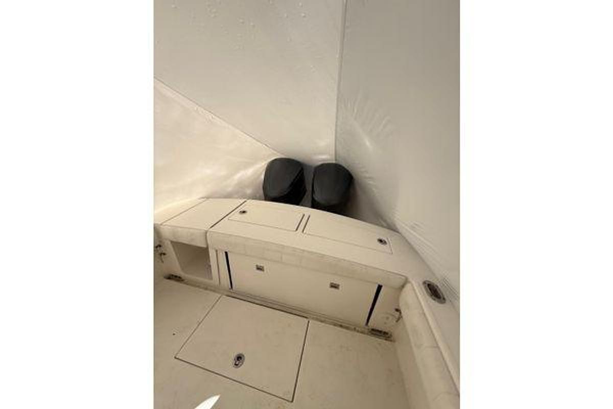 Used 2015 Regulator 28 Forward Seating | 28ft