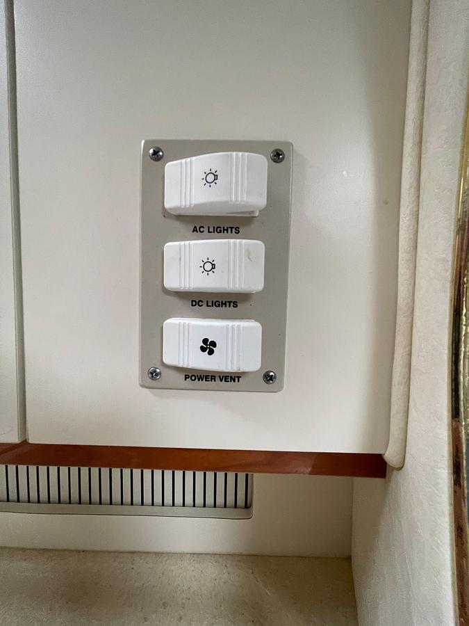 Used 2001 Sea Ray 310 Sundancer | 31ft