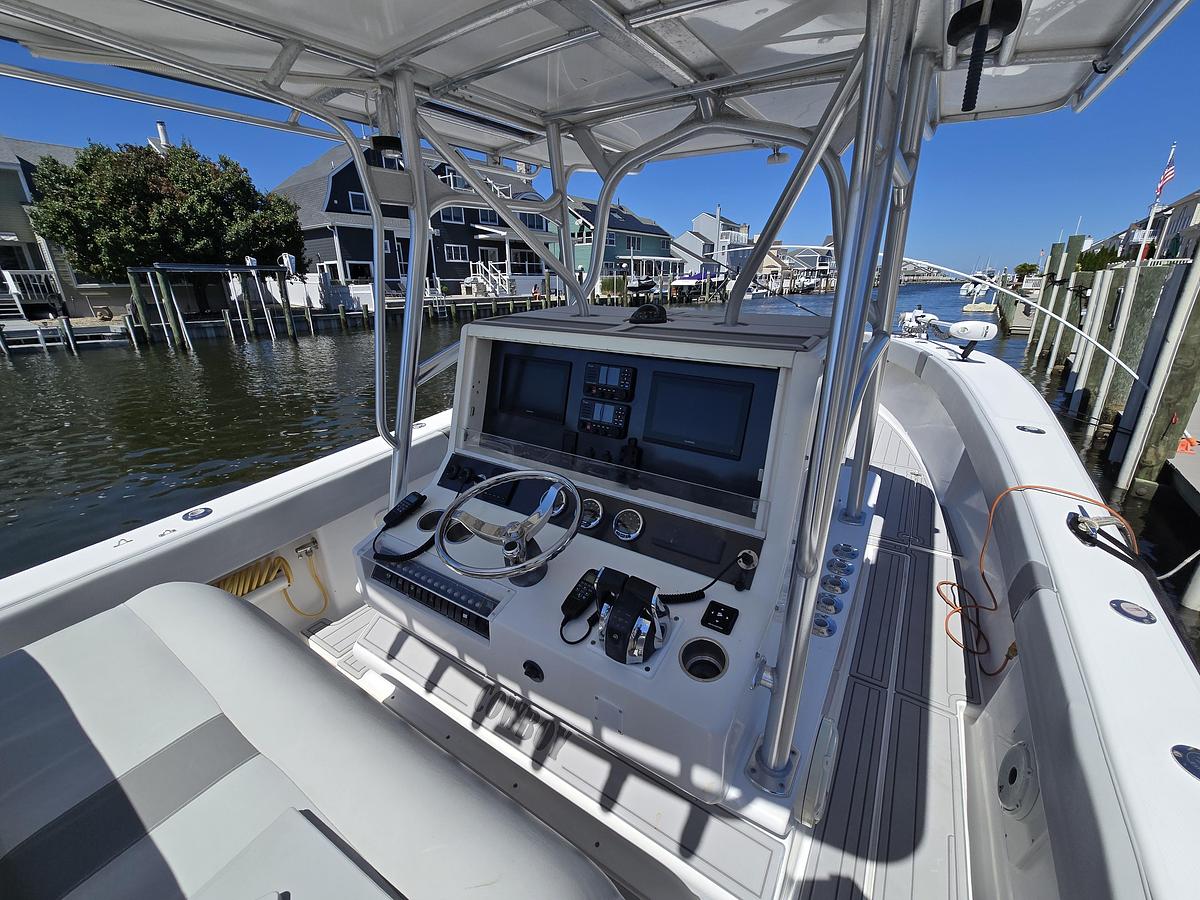 Used 2004 SeaVee 340B | 34ft