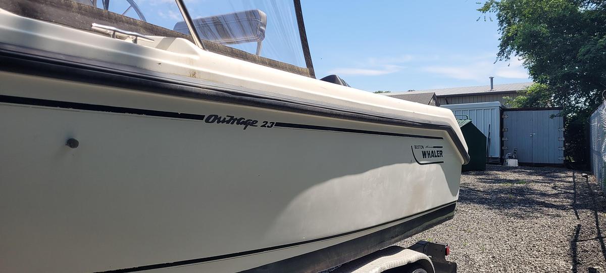 Used 2000 Boston Whaler 240 Outrage | 23ft