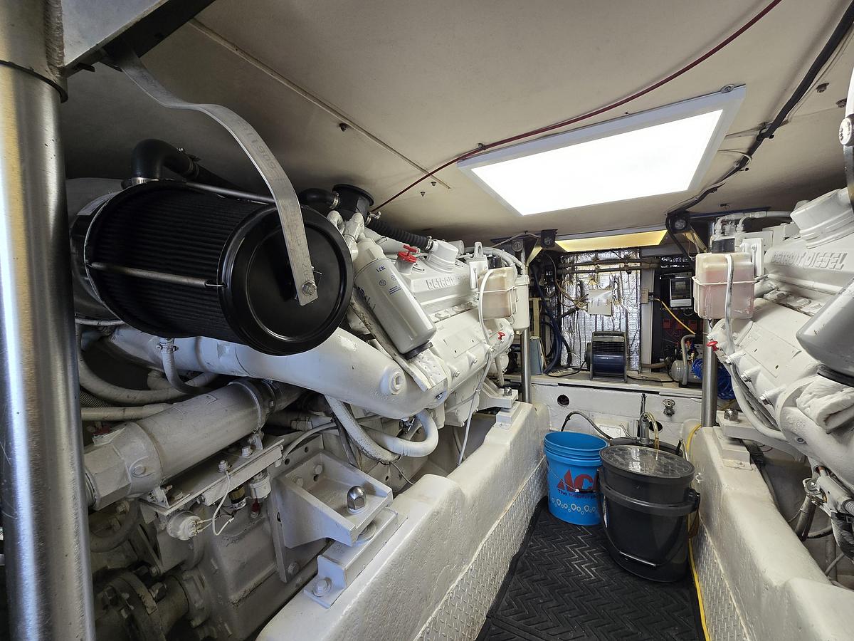 Used 1993 53' Ocean Yachts 53 Super Sport