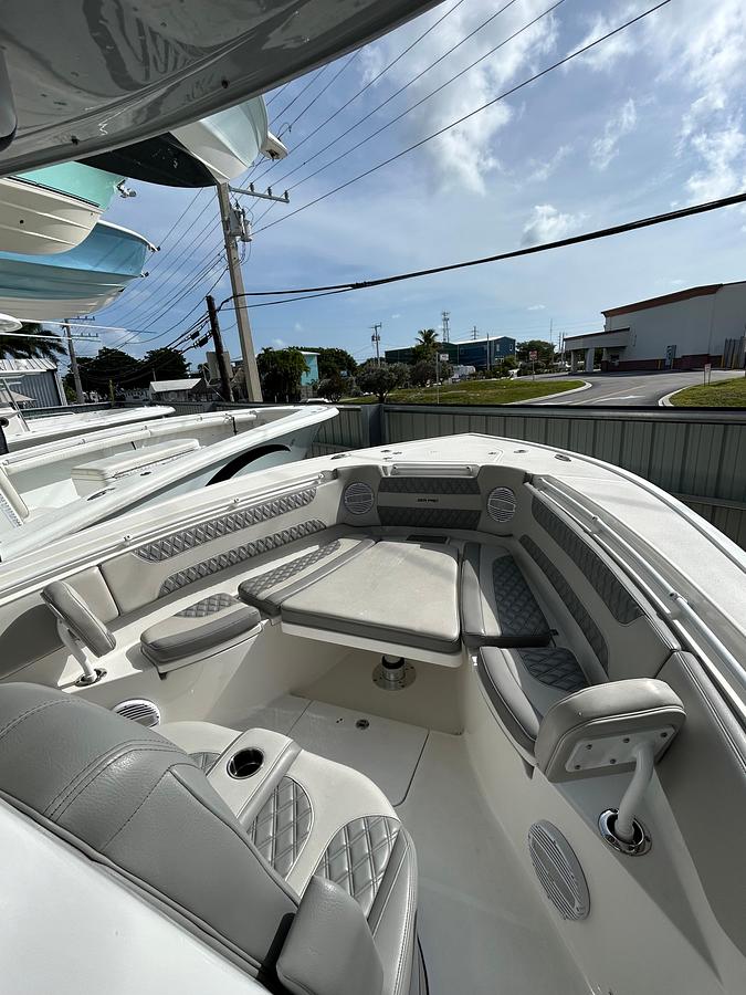 Used 2024 Sea Pro 320 DLX Center Console | 32ft