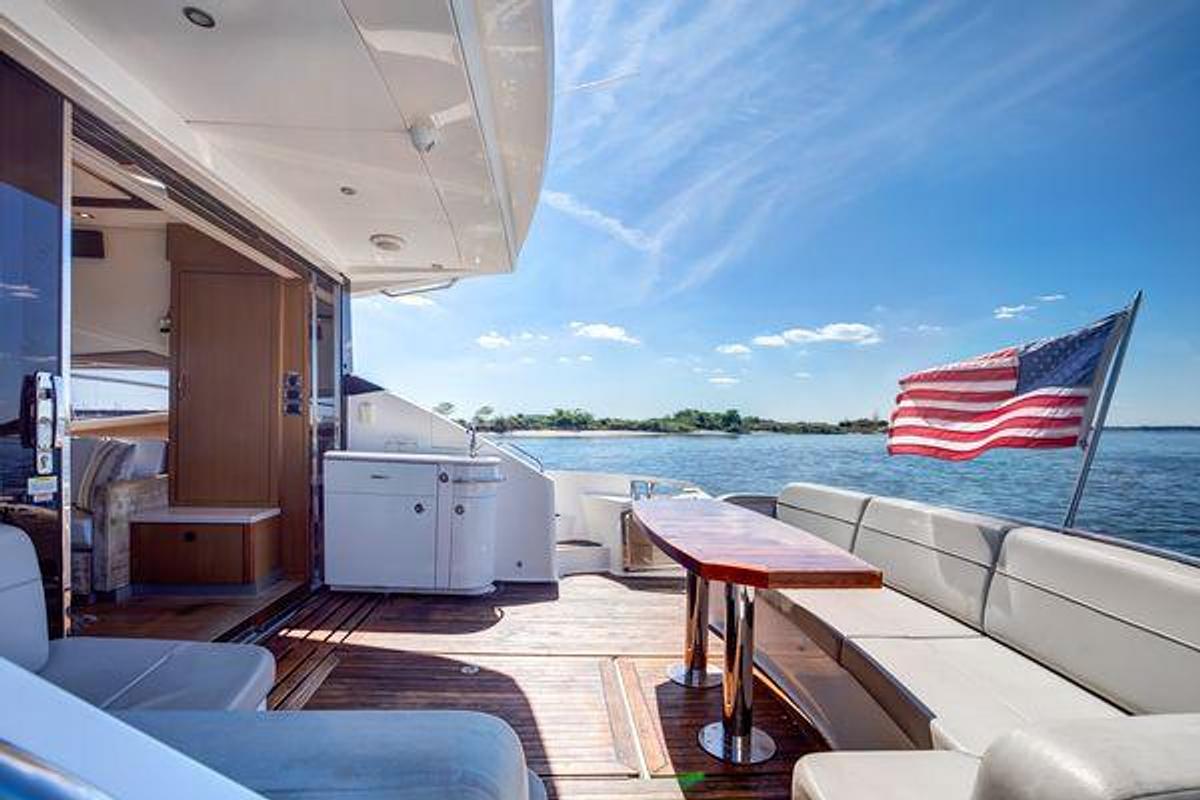 Used 2018 65' Sea Ray L650 | 65ft